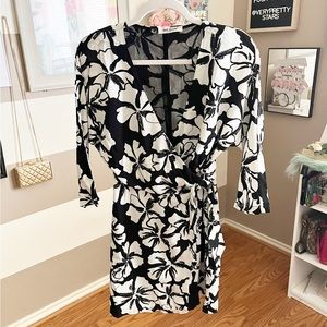 Hibiscus floral mini wrap dress size XXS